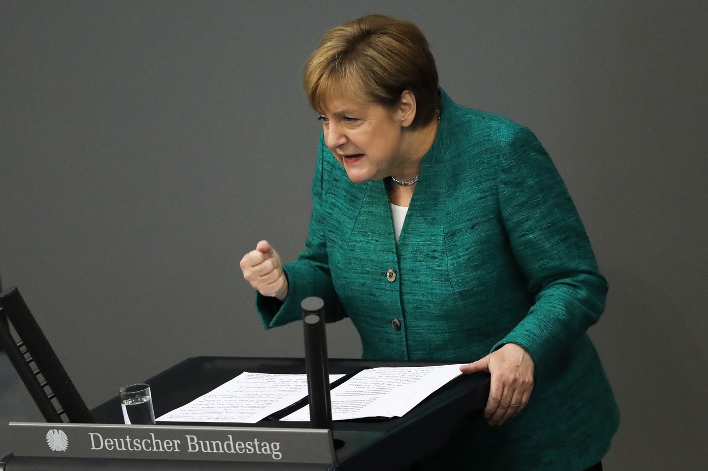 Angela Merkel enne Euroopa Ülemkogu Saksamaa Riigpäevas.
