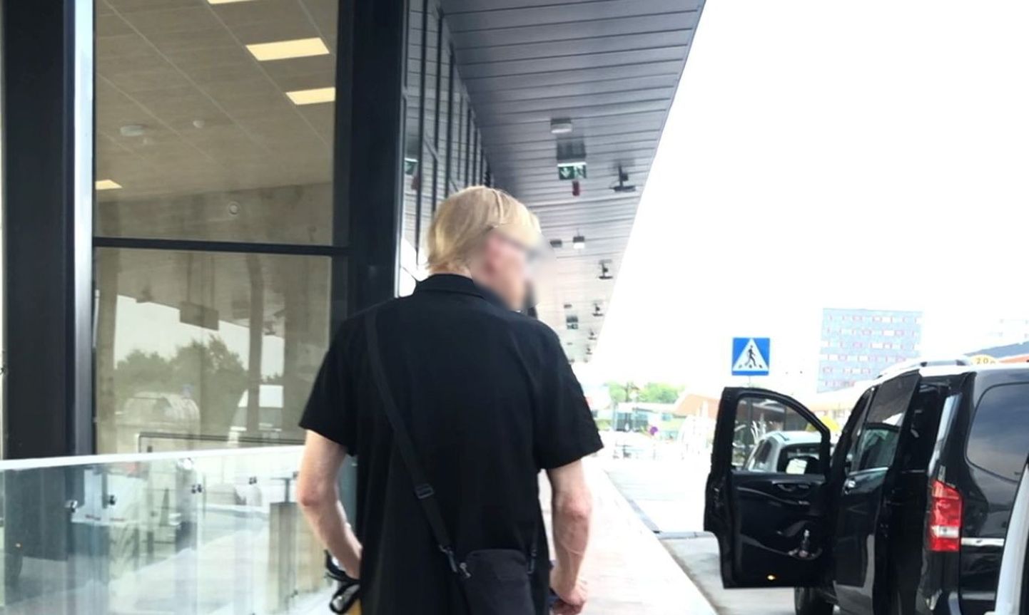 Гражданин Финляндии, который пребывает в таллиннском аэропорту два месяца