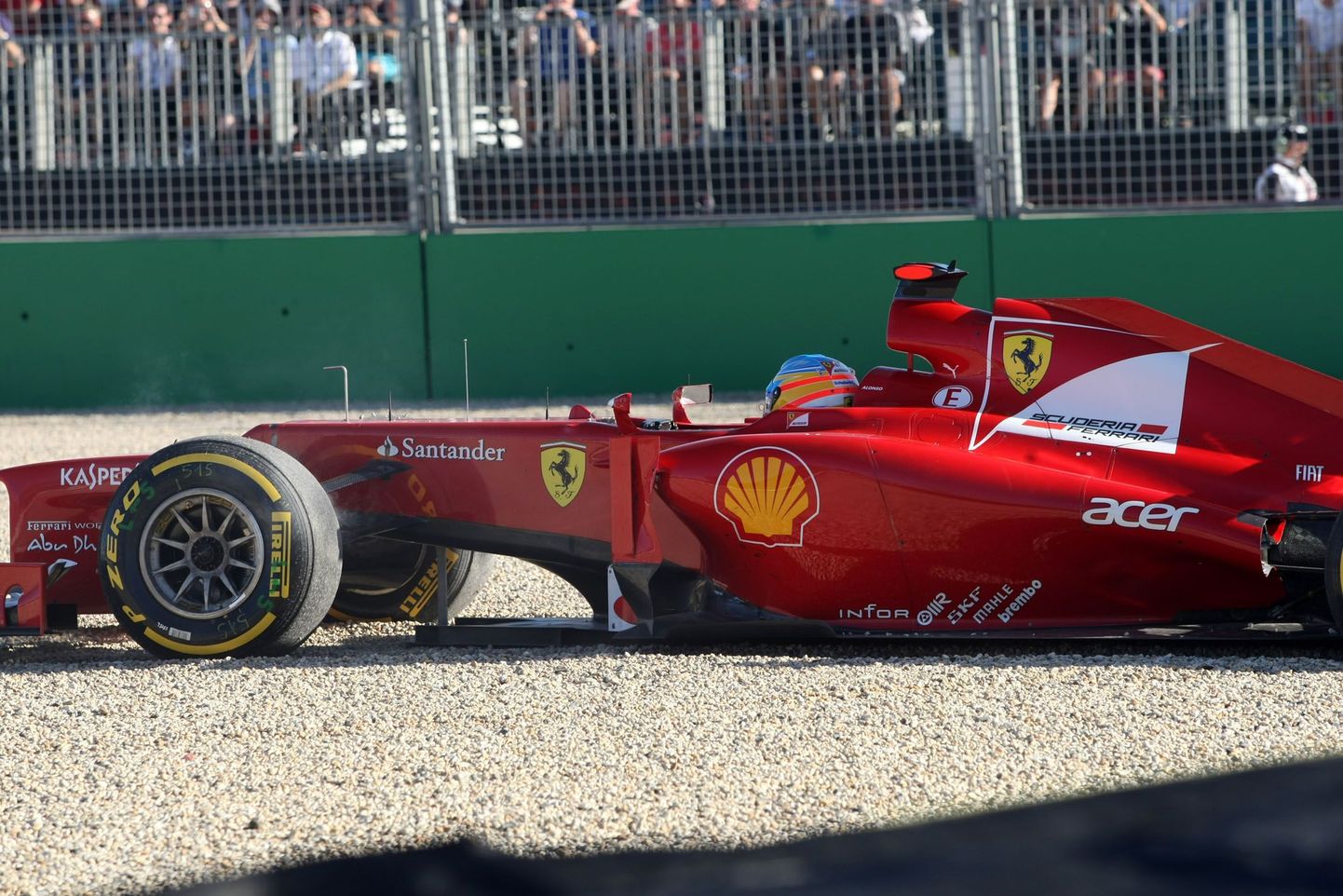 Fernando Alonso ja tema Ferrari vormel on senistes sõitudes end korduvalt kruusalt leidnud.