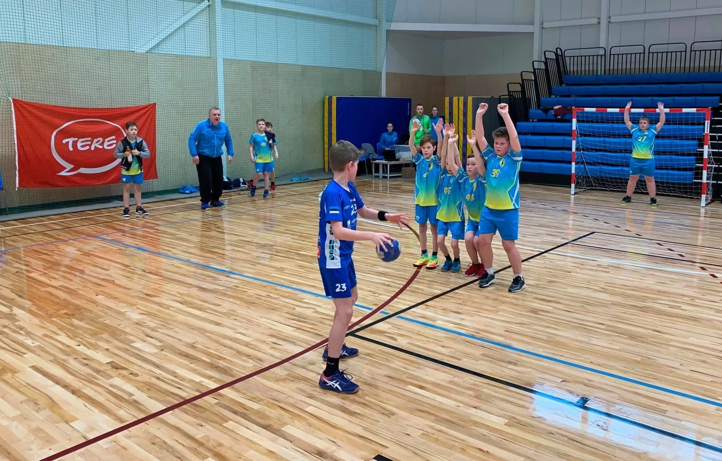 Pärnu poisid on kaitseformatsioonis vastastele müüri ette seadnud.