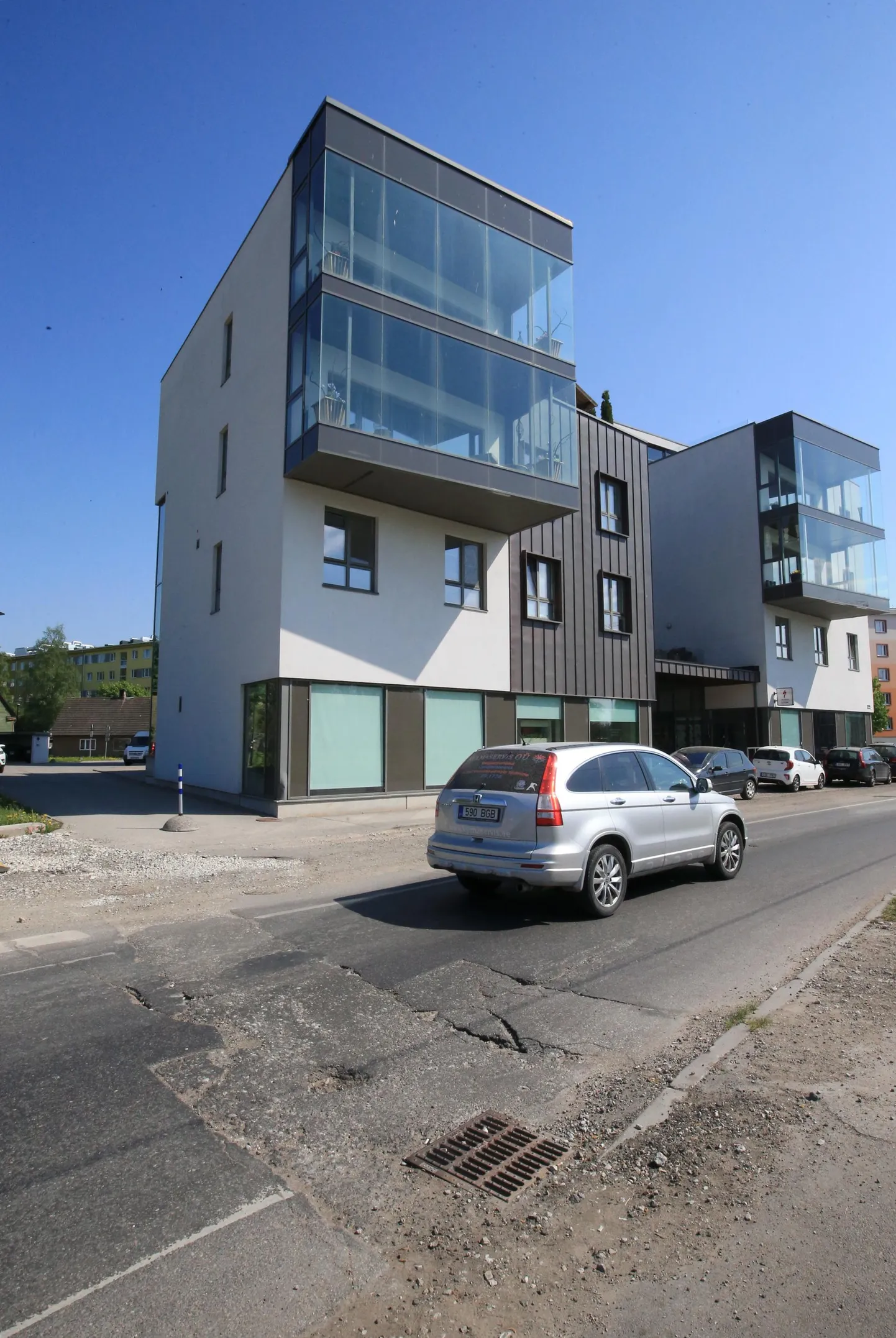 Fortuuna tänaval raputab hullusti, sest teekatte taastamine torutööde järel venib.