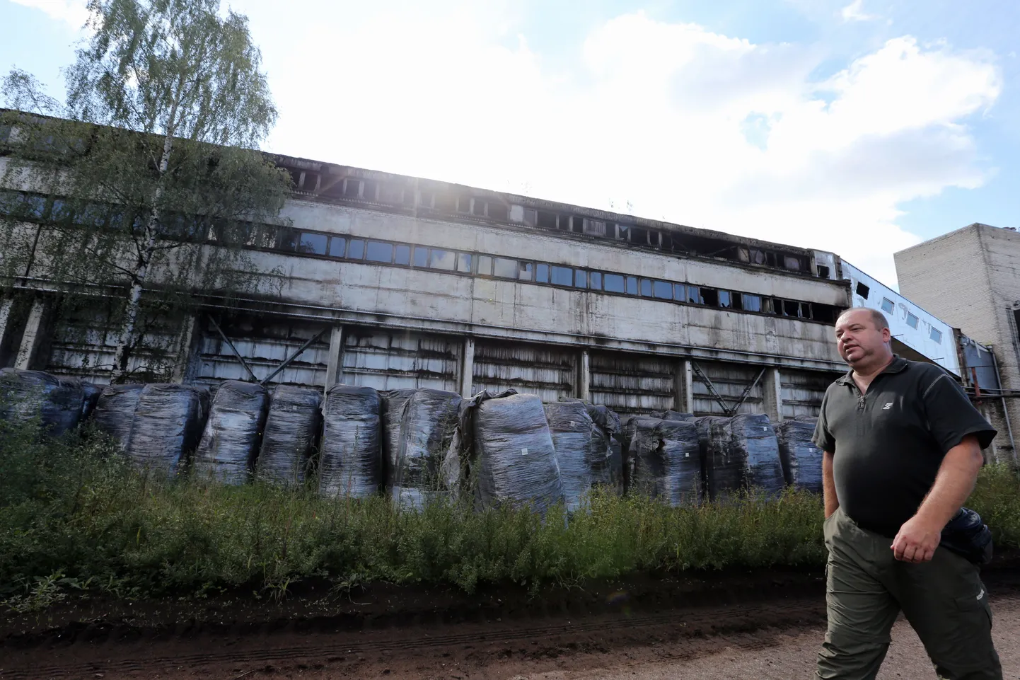 Sangla Turba juhataja Kalle Kivaste pole kuigi aldis avalikkusele pankrotiavalduse tausta avama. Pildile jäi ta mullu septembris, kui põles ettevõtte briketivabrik.