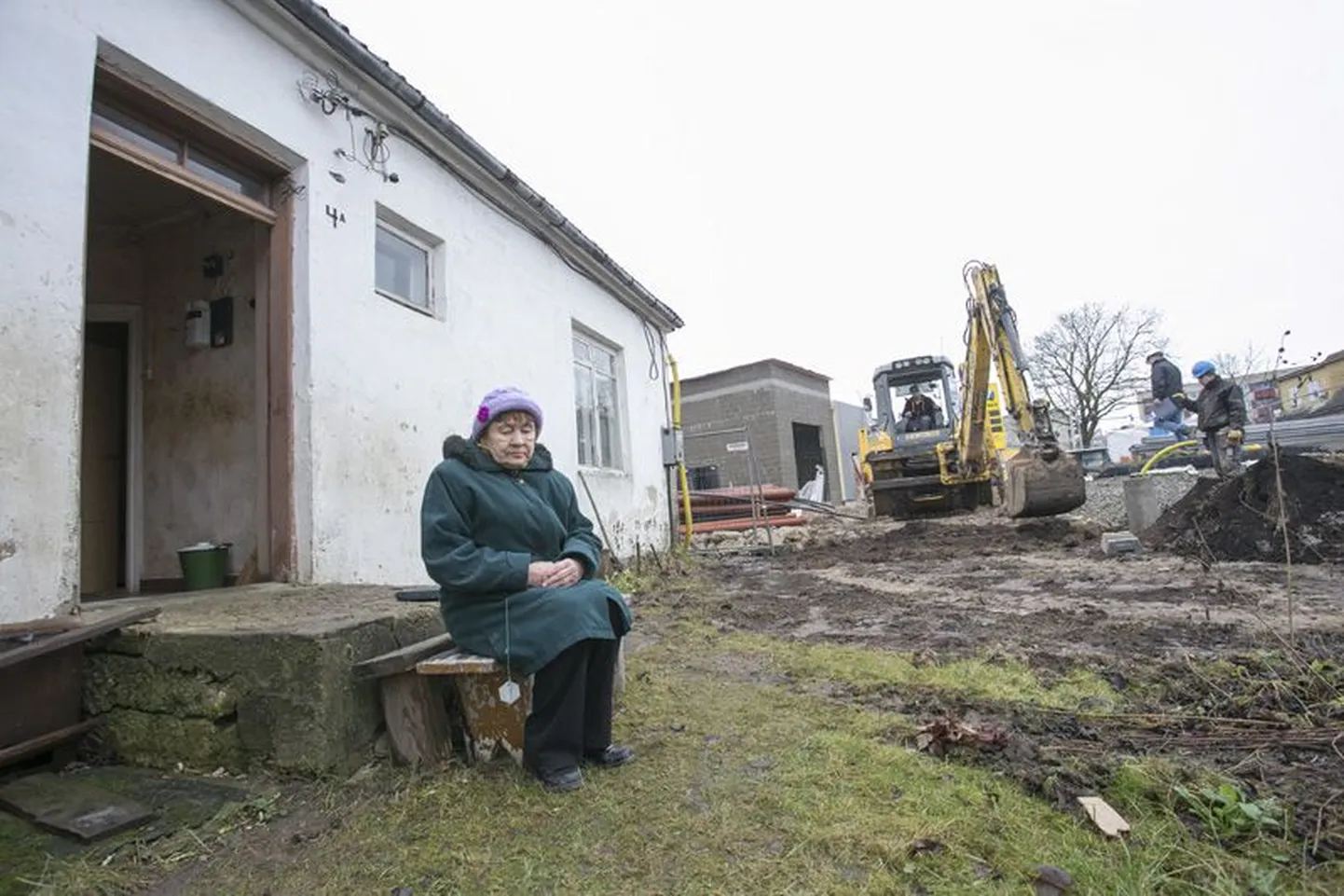 Silvia Jegorovale 56 aastat koduks olnud maja ümbrus on muutunud ehitusplatsiks. Naine ei tahaks minna, kuid kohus käsib. Valus on ikka.