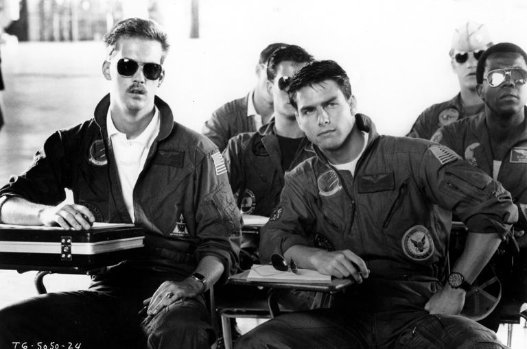 Kaader 1986. aasta filmist «Top Gun». Vasakul Anthony Edwards Goose'ina ja paremal Tom Cruise Maverickina