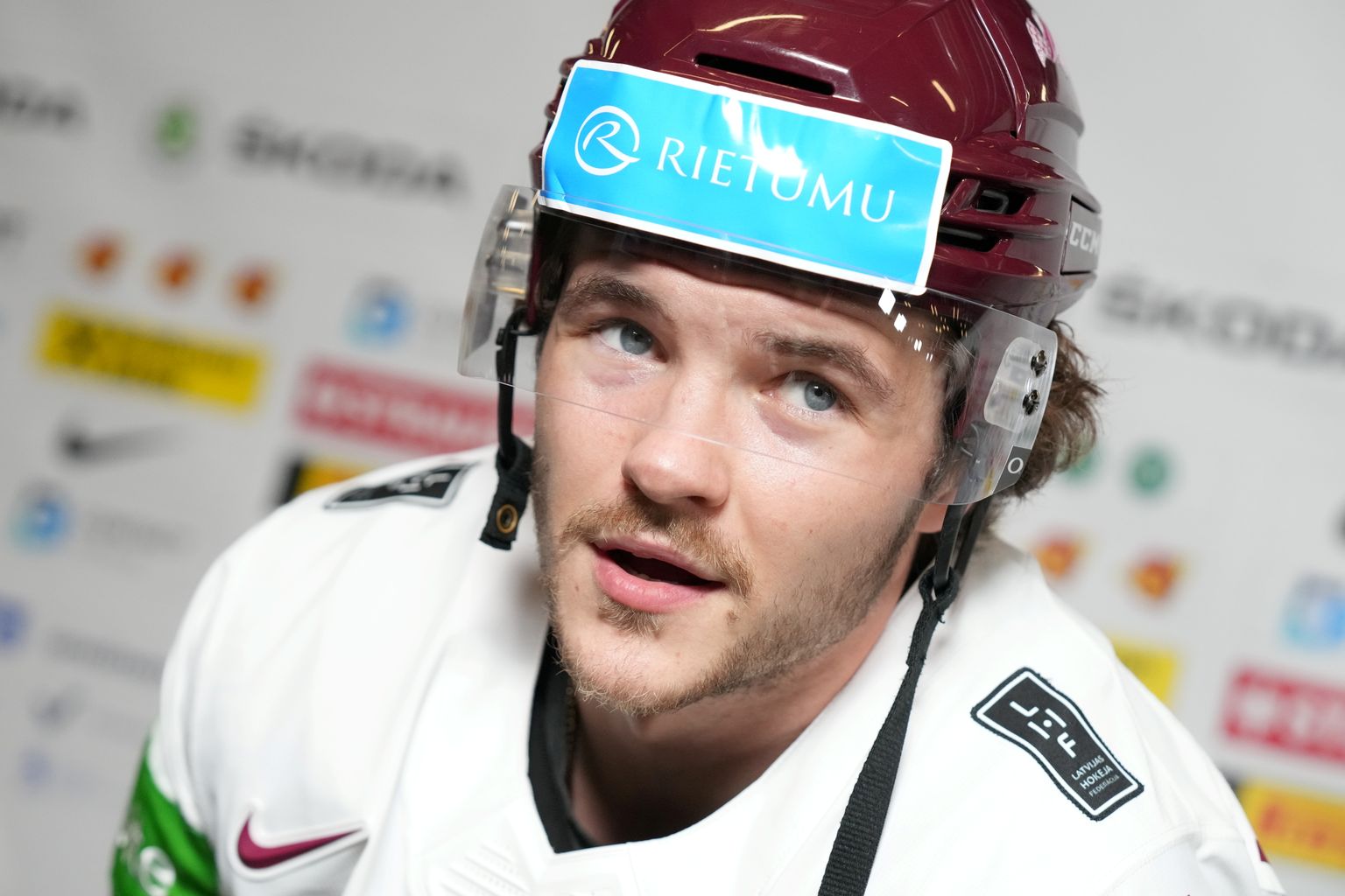 Latvijas hokeja izlases spēlētājs Renārs Krastenbergs