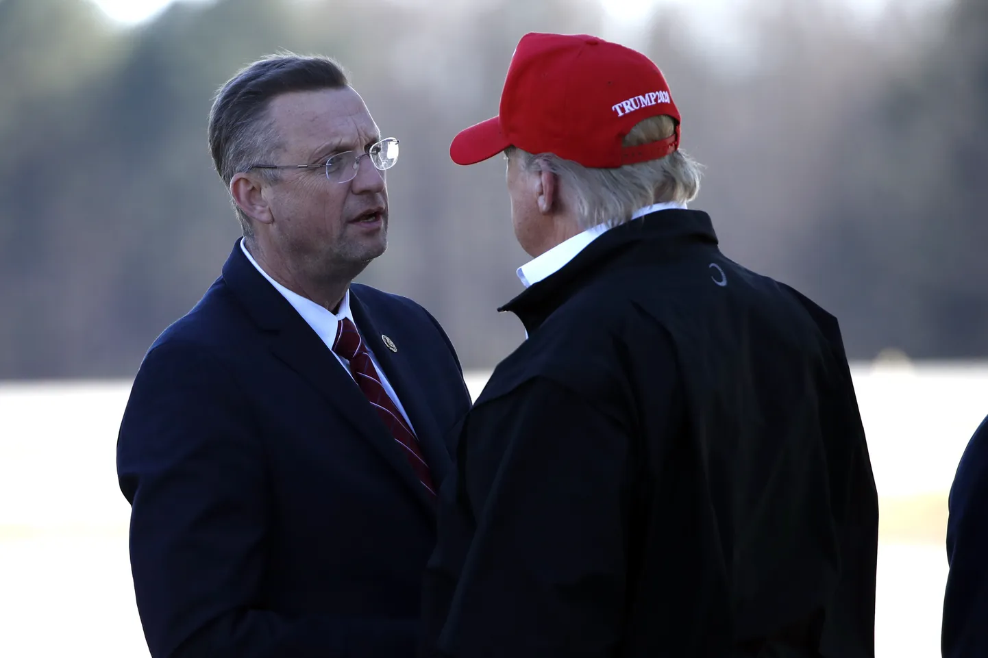 USA vabariiklasest rahvaesindaja  Doug Collins ja USA president Donald Trump.
