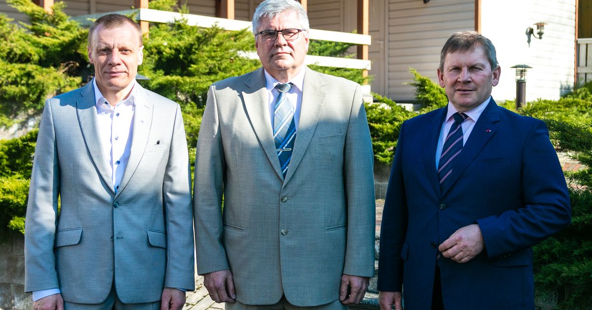 Ümmargune tähtpäev tõi kokku kunagised maavanemad