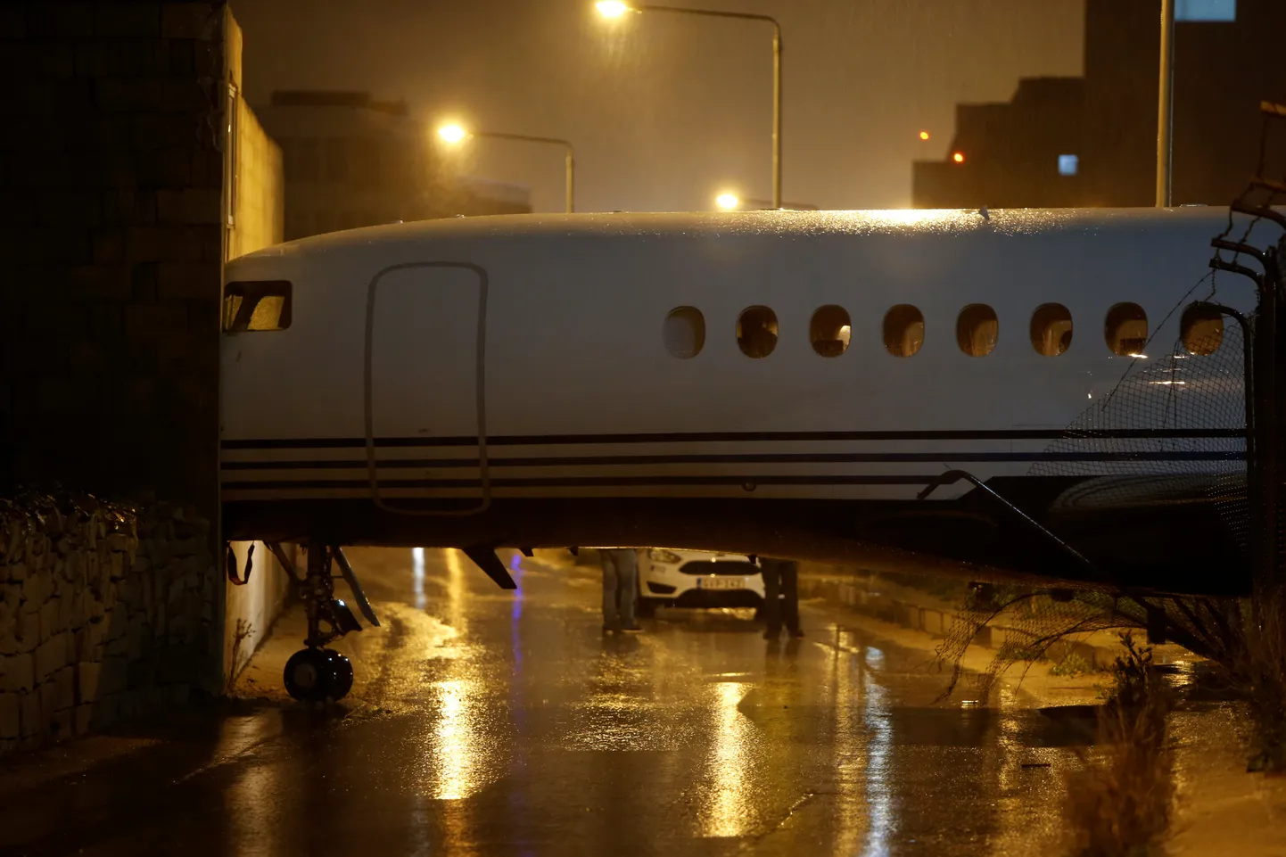 Falcon 7x.