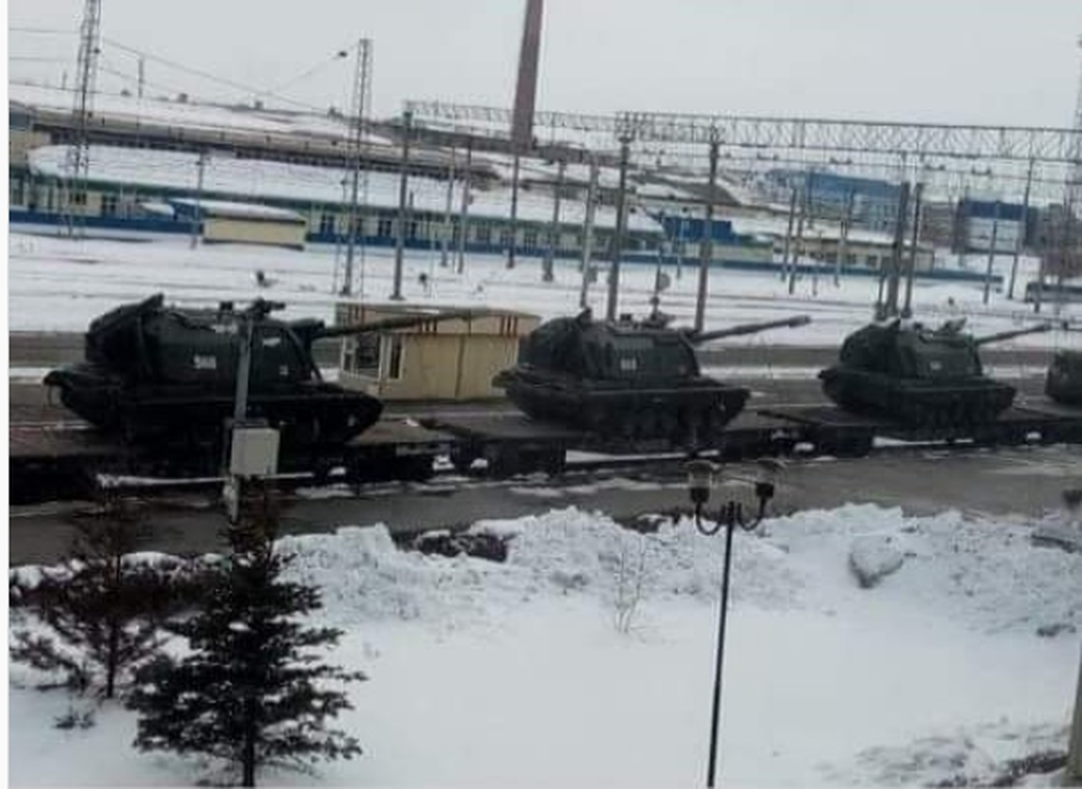 Väidetavalt Ukraina poole suunduv Vene vägede veos Uuralite kandis