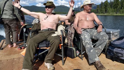 Кхм... Кремль опубликовал видео отдыха Путина в Сибири