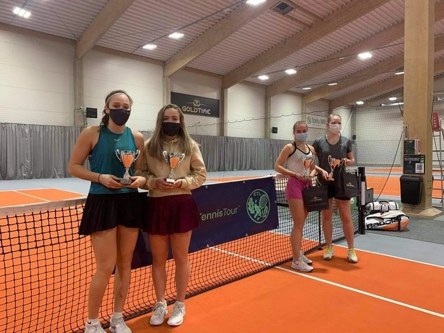 Tartus peetud juunioride ITF-i viienda kategooria turniiril edenes Brit Martin (vasakult teine) koos Grete Gulliga paarismängus finaali, ent seal tuli neil Anet Angelika Koskeli ja Dariia Monakhova 6:4, 6:4 paremust tunnistada.
