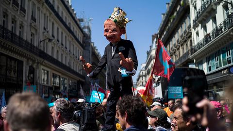 Pariisis avaldasid Macroni vastu meelt kümned tuhanded inimesed