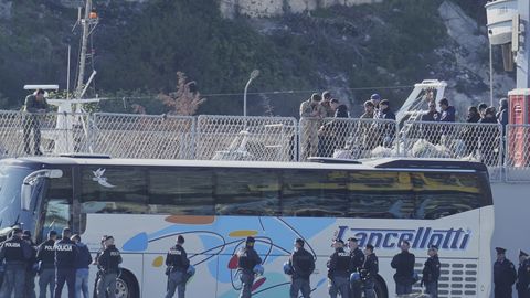 EU gives green light for migrant centers outside bloc borders