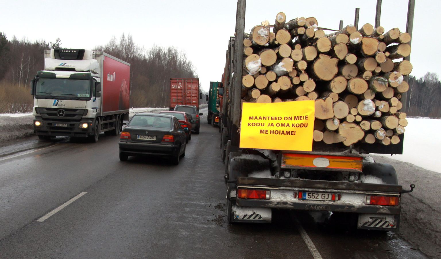 Metsavedajate protestiaktsioon Pärnumaal Tallin-Pärnu maanteel Sauga ja Nurme silla vahelisel teelõigul.