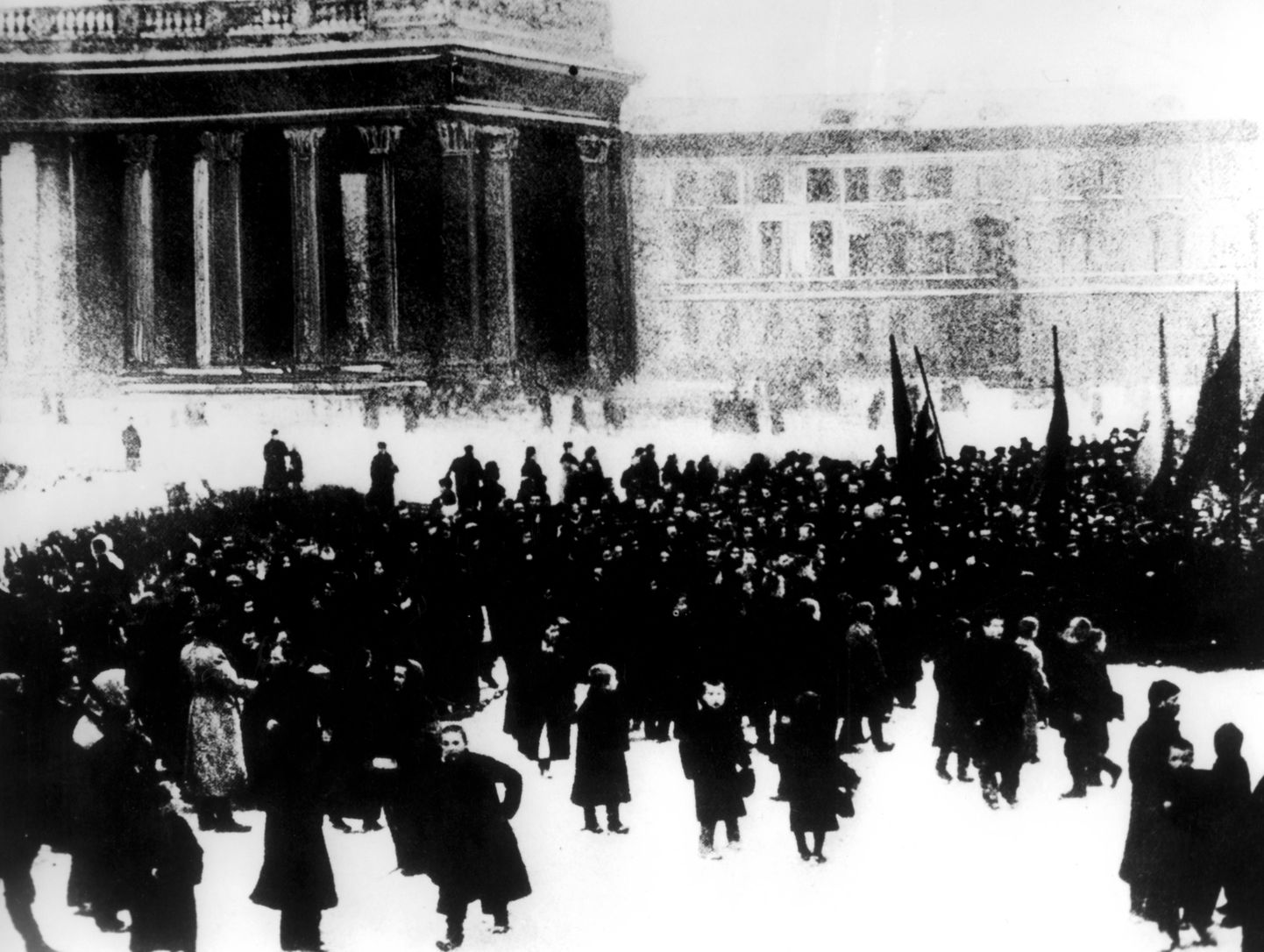 1905 Peterburis: tormijooks Talvepaleele.