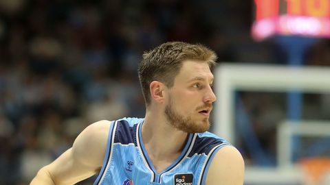 Kurucam trīs precīzi tālmetieni un panākums ACB spēlē