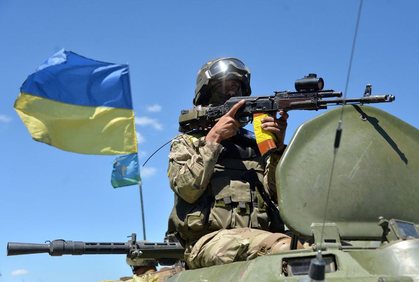 Ukraina idaosas jätkub võitlus separatistidega.
