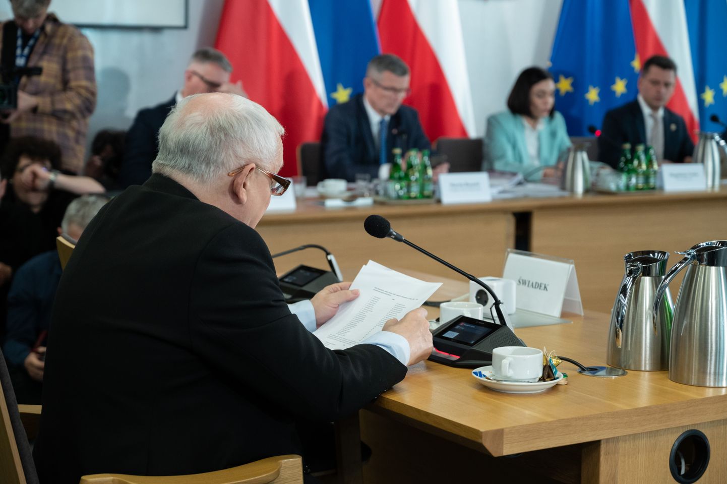 Poola erakonna Õigus ja Õiglus (PiS) esimees Jarosław Kaczyński andmas parlamendikomisjonile tunnistusi seoses nuhkvara Pegasus kasutamisega.