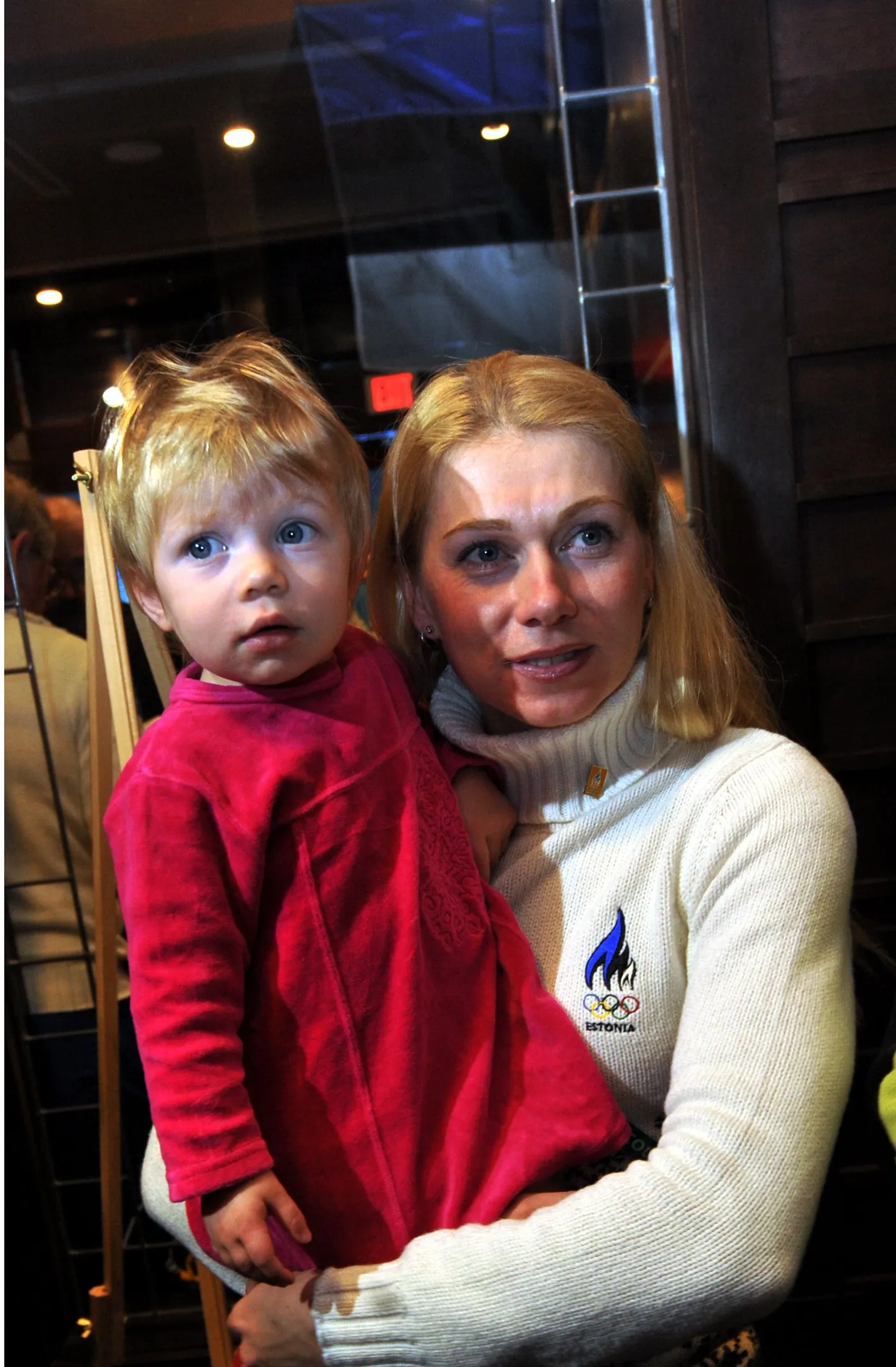 Kristina Šmigun-Vähi koos tütre Victoria Krisiga