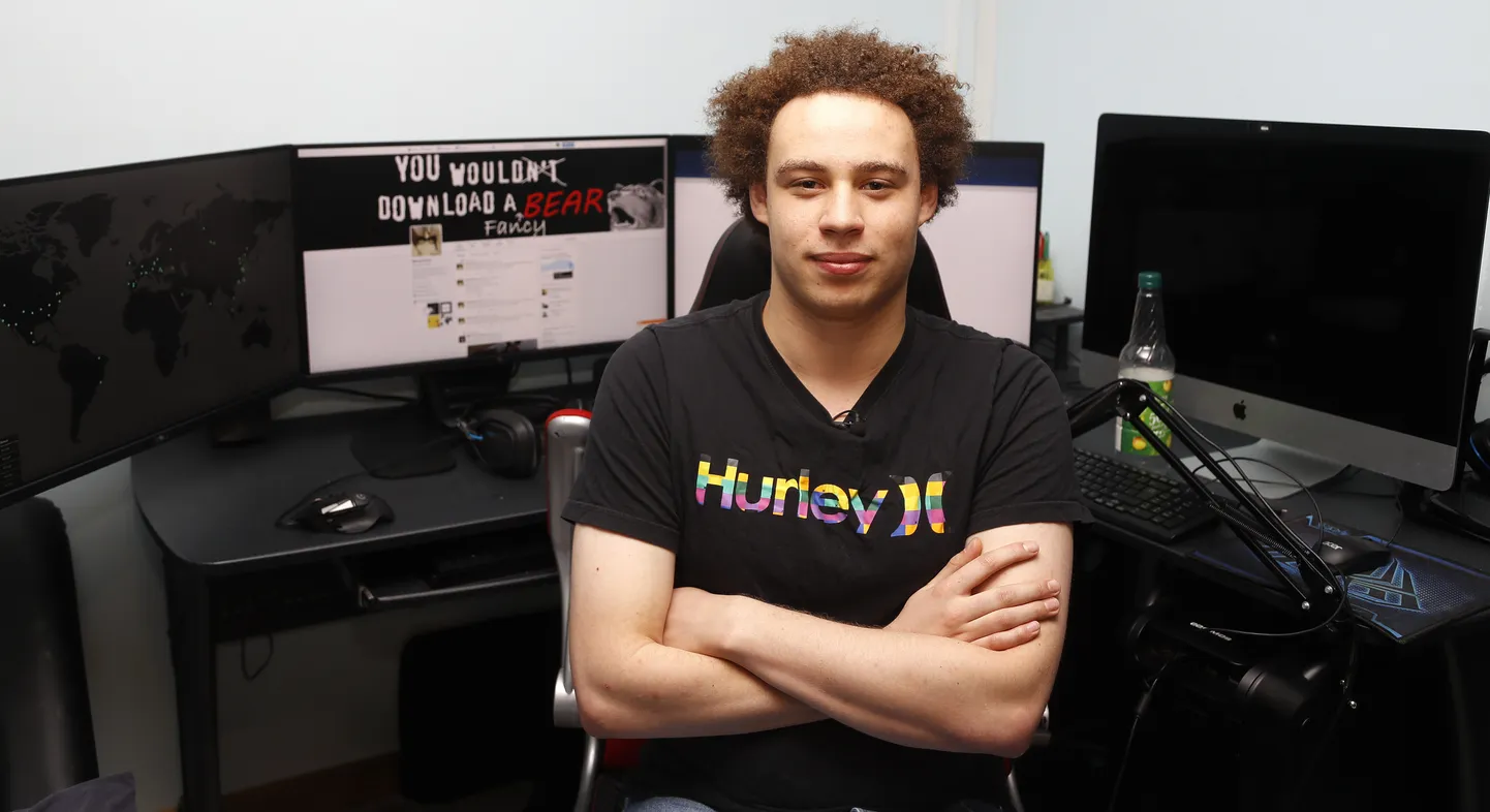Briti arvutiekspert ja viiruse WannaCry peataja Marcus Hutchins tunnistas end USA-s süüdi pahavara loomises.