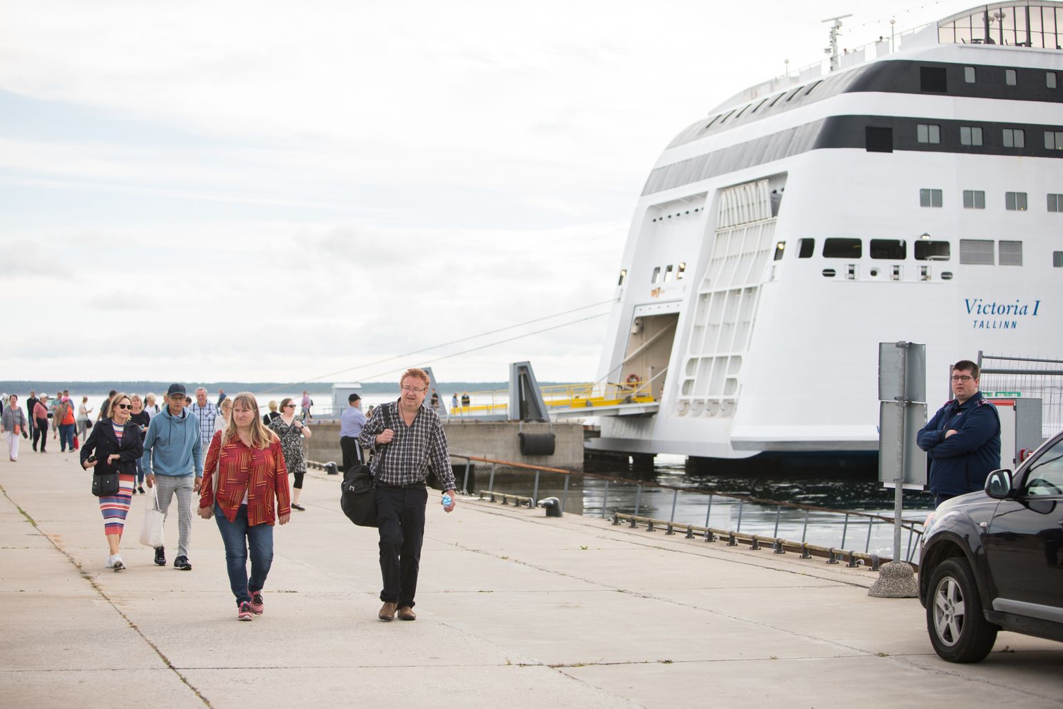 KRUIISILAEV Victoria I Saaremaa sadamas 1204 soomlasest turistiga.