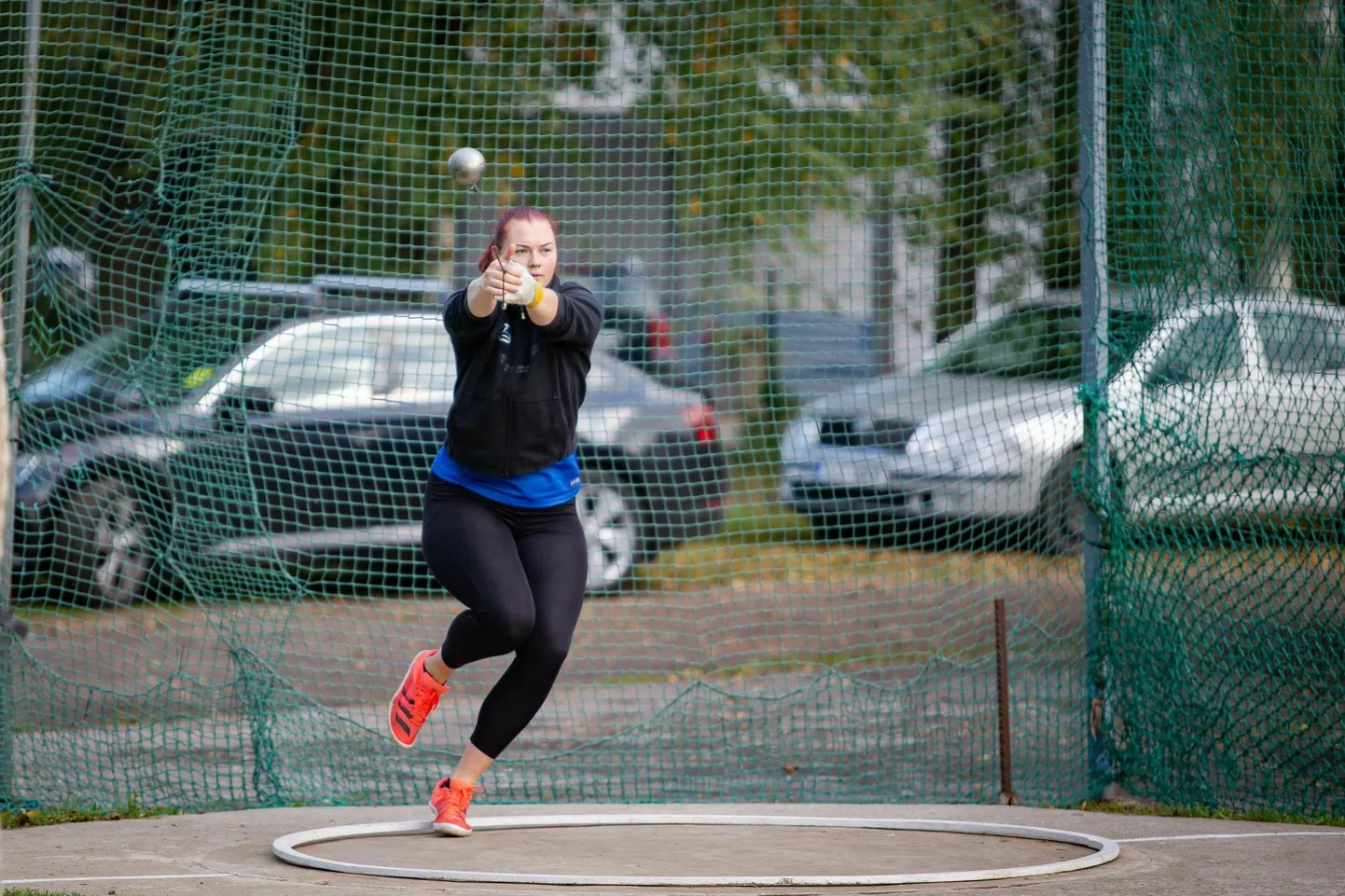 Naistest saatis neljakilose raudmuna kõige kaugemale pärnumaalane Gertu Küttmann.