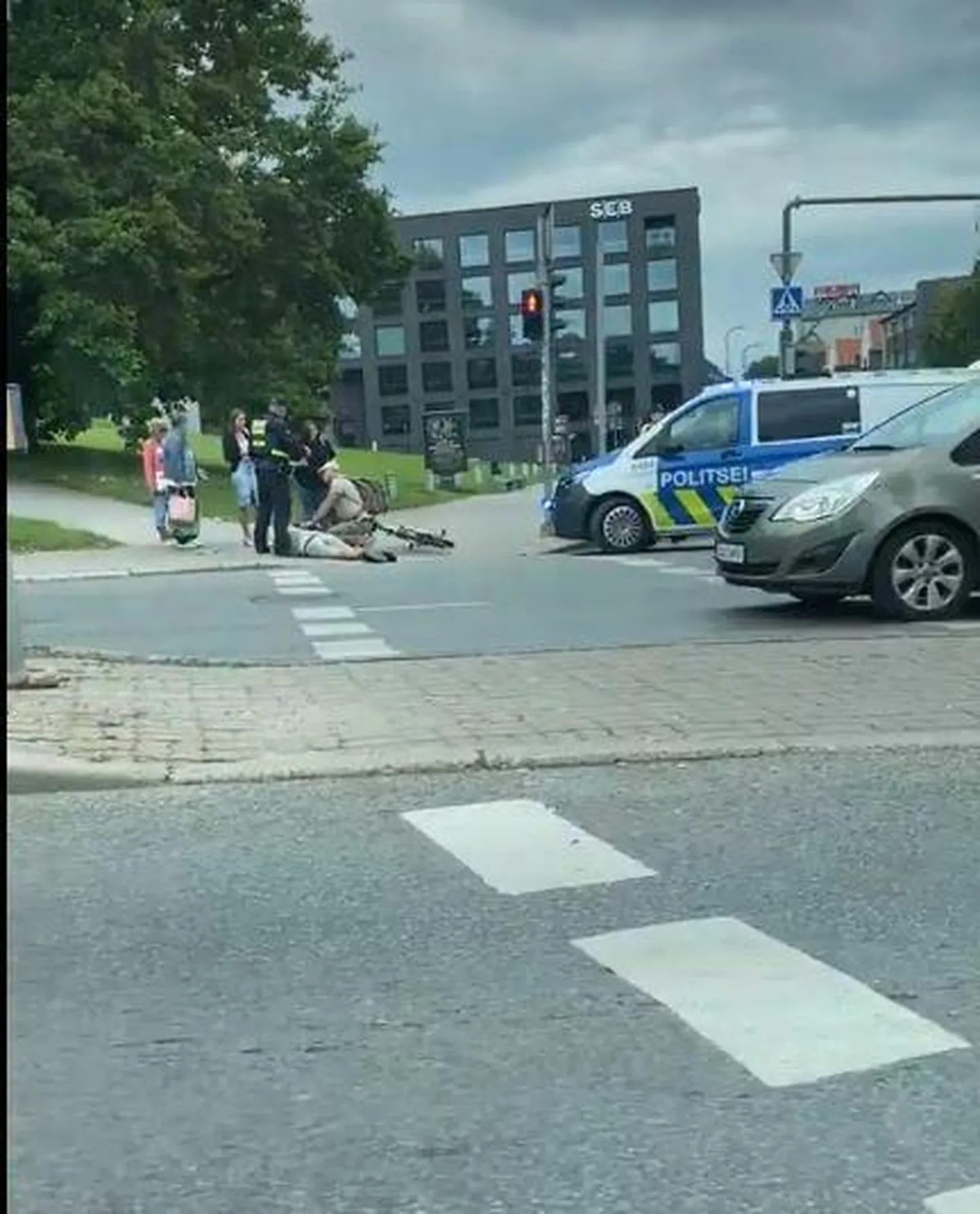 Kuvatõmmis Facebooki "Märgatud: TARTUS" postitatud videost.