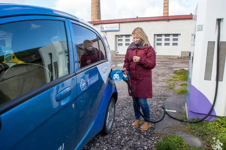 KRISTINA KAUBER laeb elektriautot, sest ees ootab mitu kodukülastust.