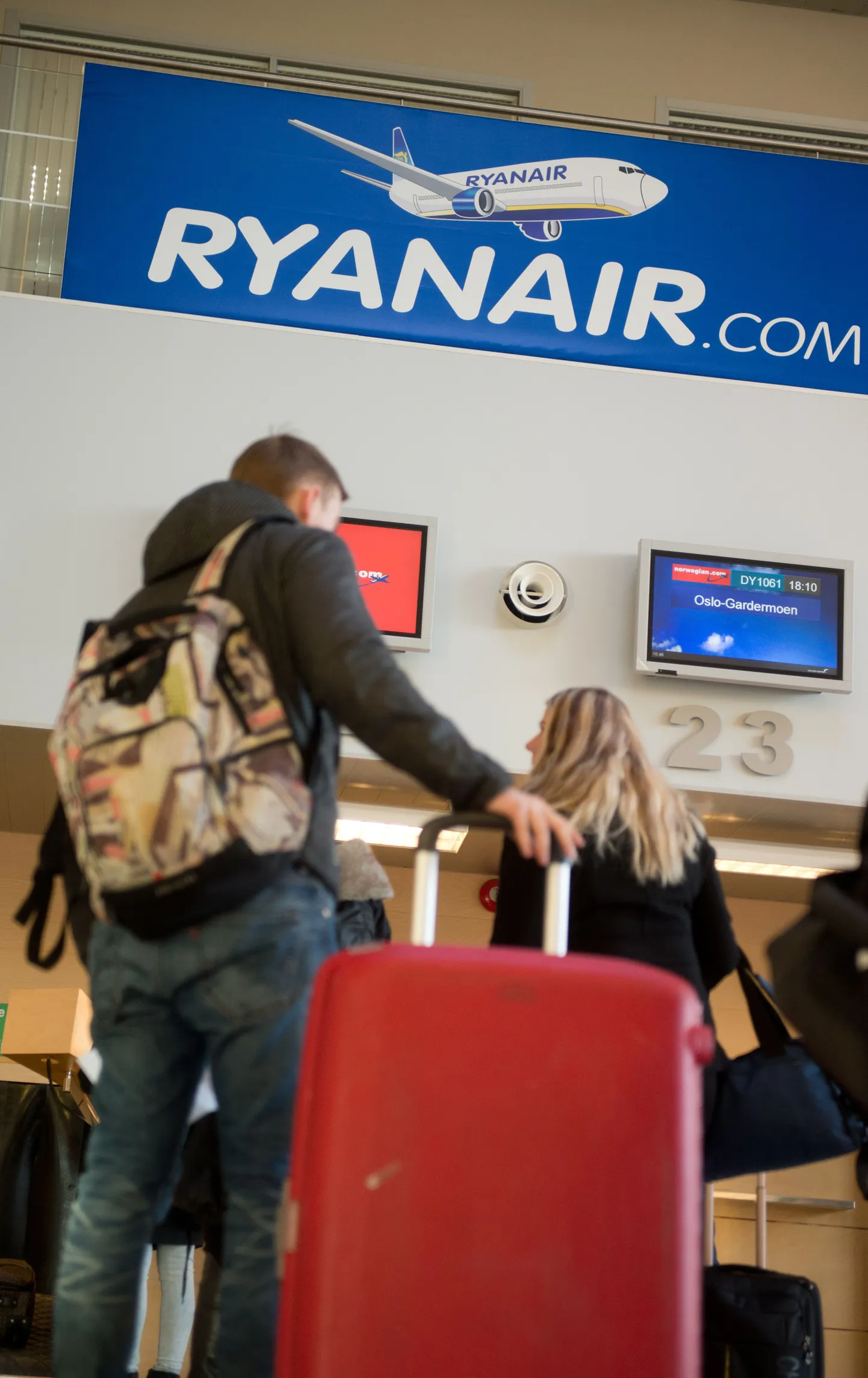 Tallinna lennujaam. Ryanairi check-in-i laud.