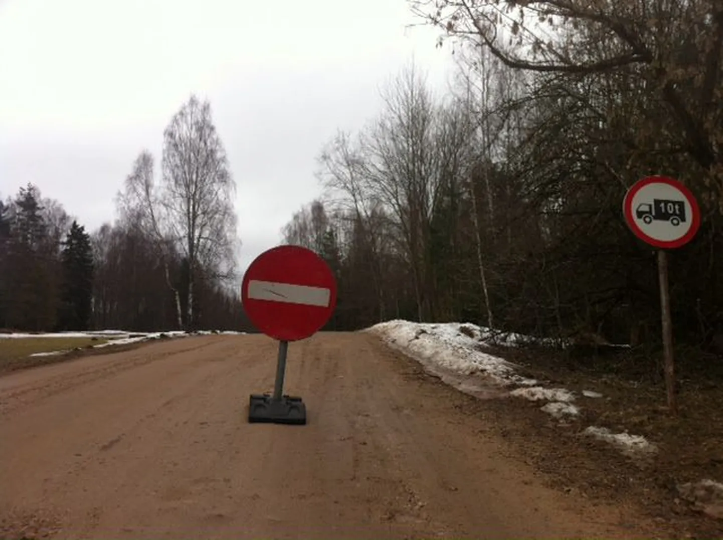 Mopeediga tulvavetesse sõitnud mees hukkus.