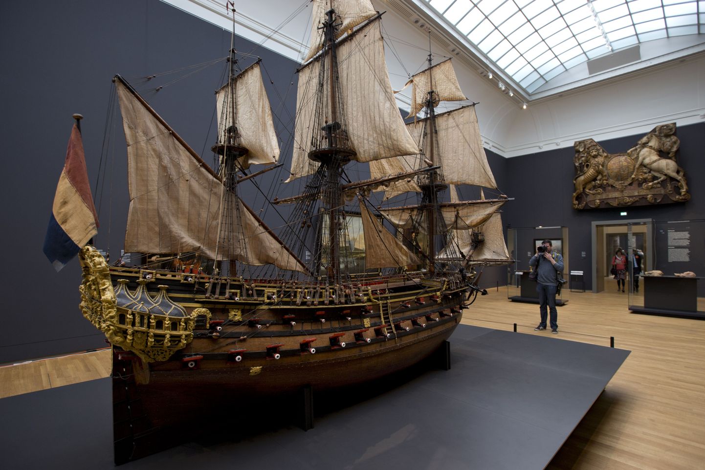 Hollandi 17. sajandi lõpu - 18. sajandi alguse sõjalaeva mudel Amsterdami Rijkmuseumis
