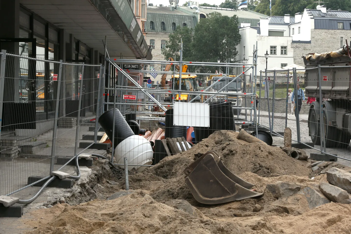 Harju tänava ja Kullassepa tänava ümberehitustööd peaksid lõppema 30. septembriks.