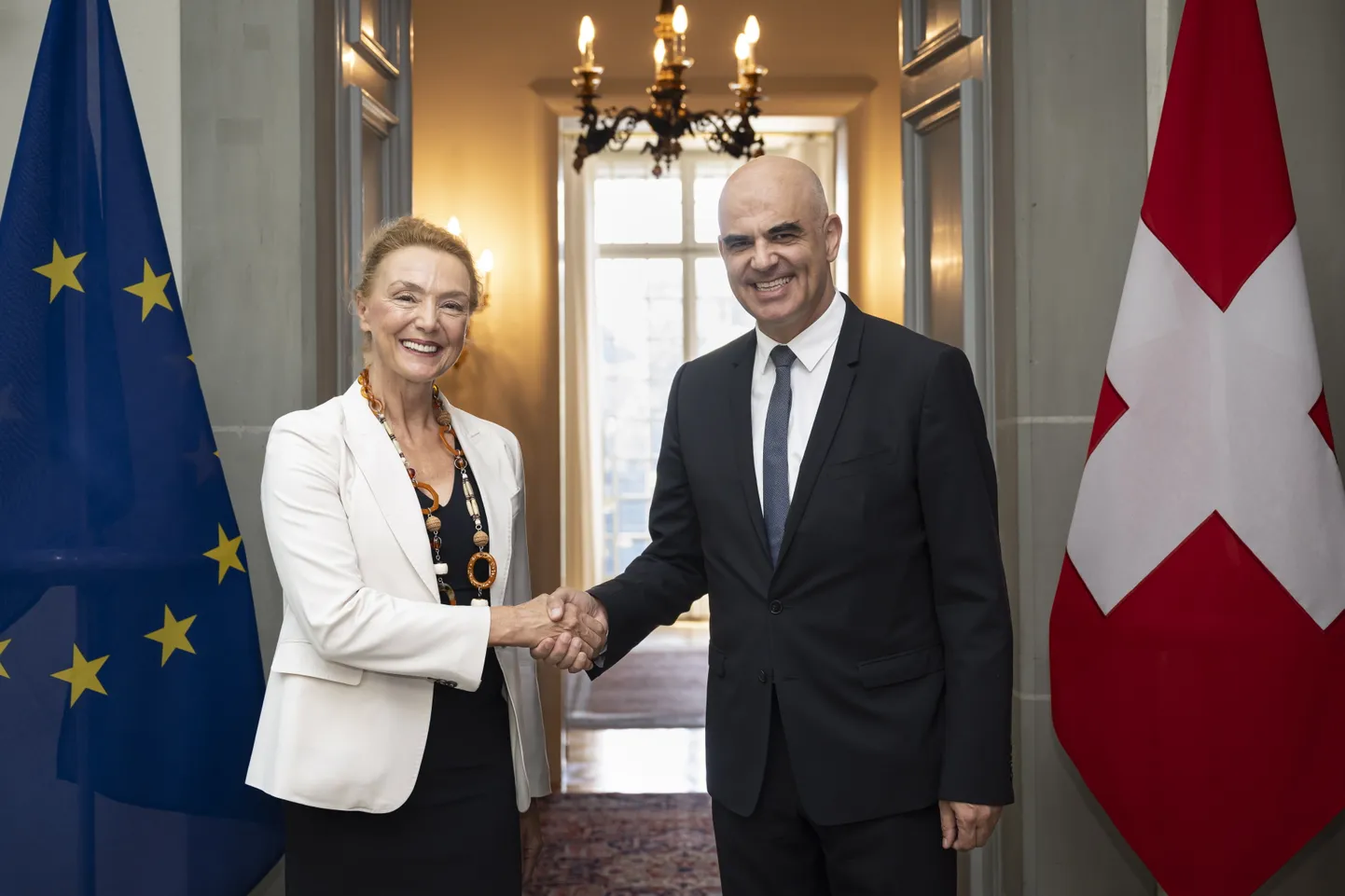Šveitsi president Alain Berset koos Euroopa Nõukogu sekretäri Marija Pejčinović Burićiga