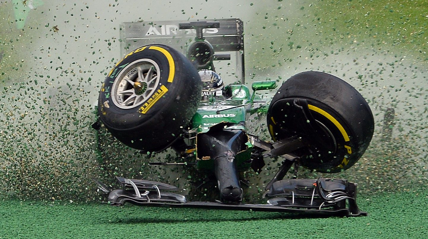 Caterhami sõitja Kamui Kobayashi avarii hooaja avaetapil Austraalias.