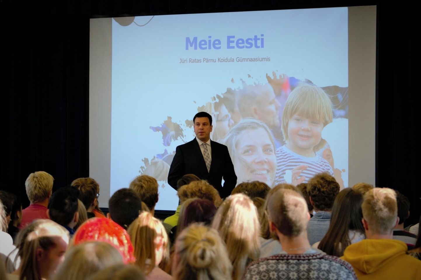 Peaminister pidas Koidula kooliperele loengu teemal “Meie Eesti”.