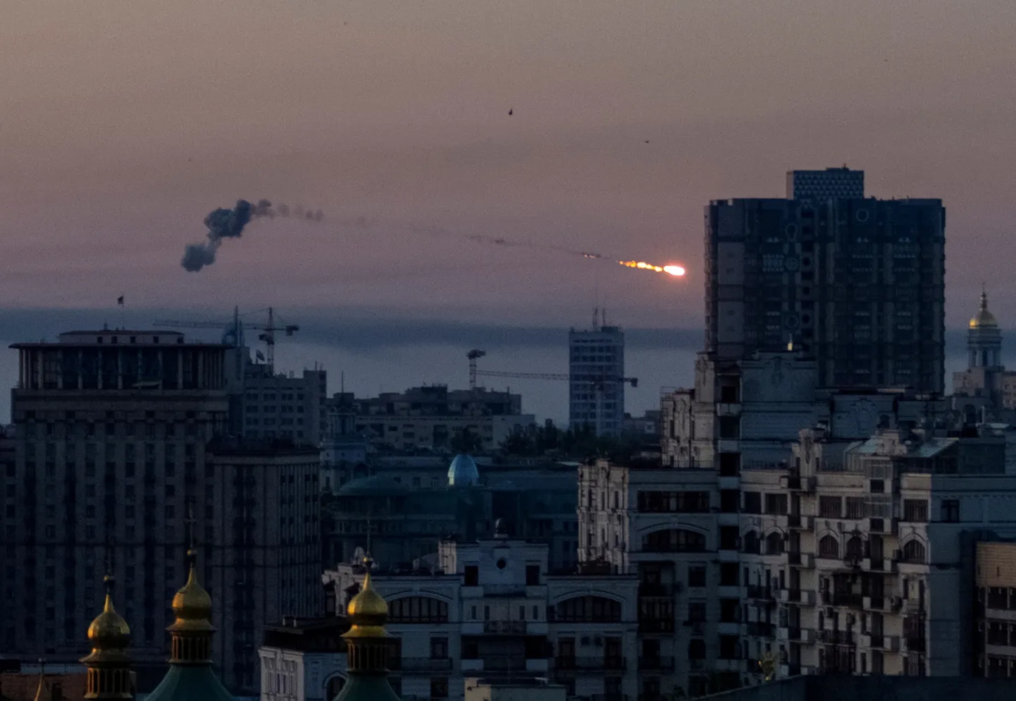 Киев ночью, 18 мая