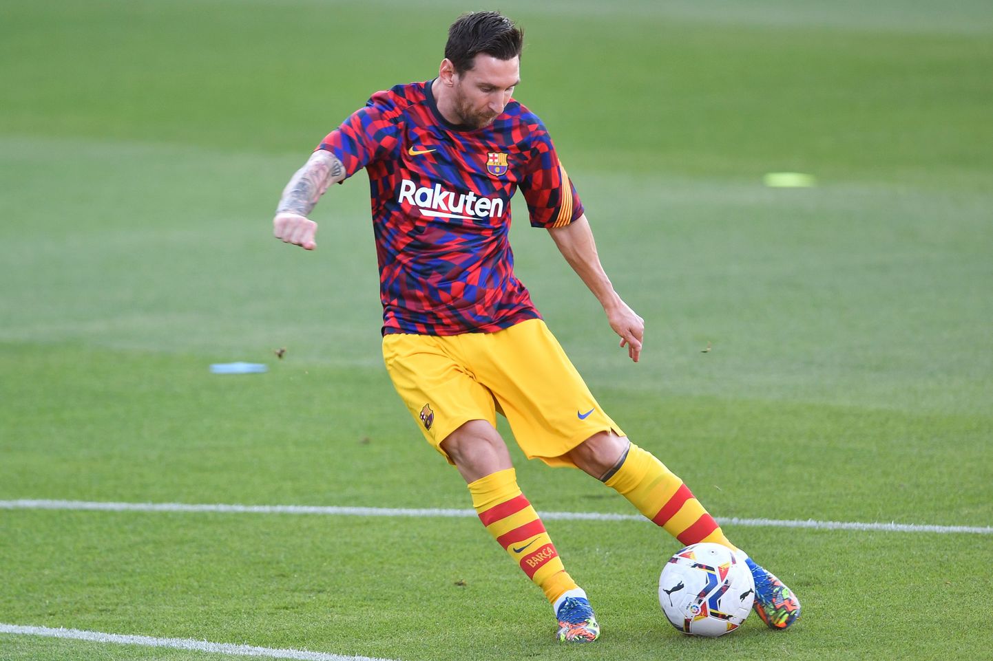 Hispaania klubis Barcelonas mängiv Argentiina ründaja Lionel Messi teenistus ületas miljardi dollari piiri.
