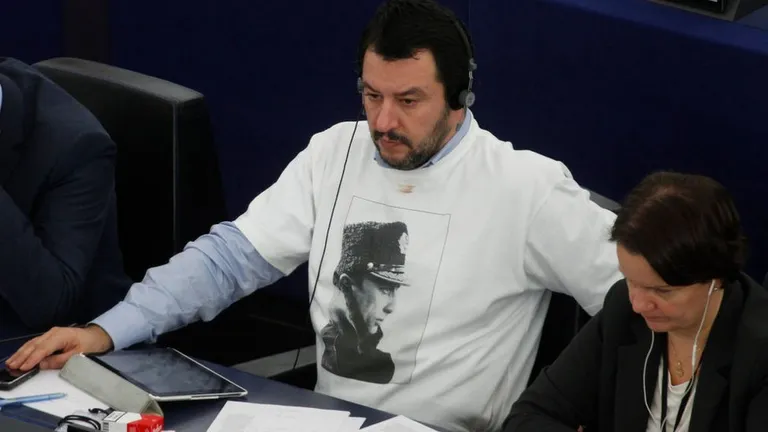 Сальвини был фанатом Путина после аннексии Крыма. Теперь открещивается, говорит - война другое дело