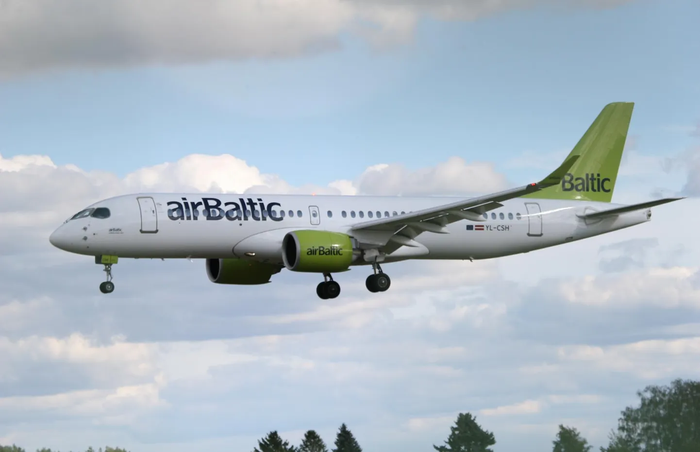 AirBaltic kinnitas, et käivitas juhtumi pärast sisejuurdluse ning koostööd tehakse eri osakondadega. Muud selgitust Eesti tüdrukud lennust mahajätmise kohta ei saanud.