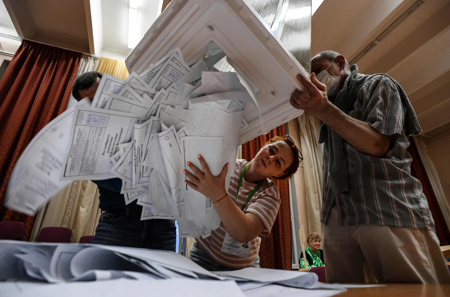 Valimiskasti tühjendamine Moskvas.