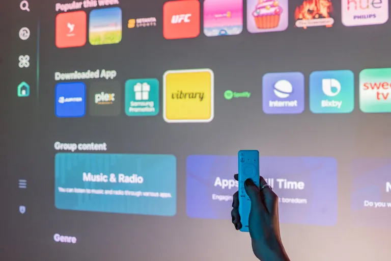 Projektorile saab laadida kõik populaarsed voogedastusplatvormid nagu Netflix, Plex, Spotify või Jupiter