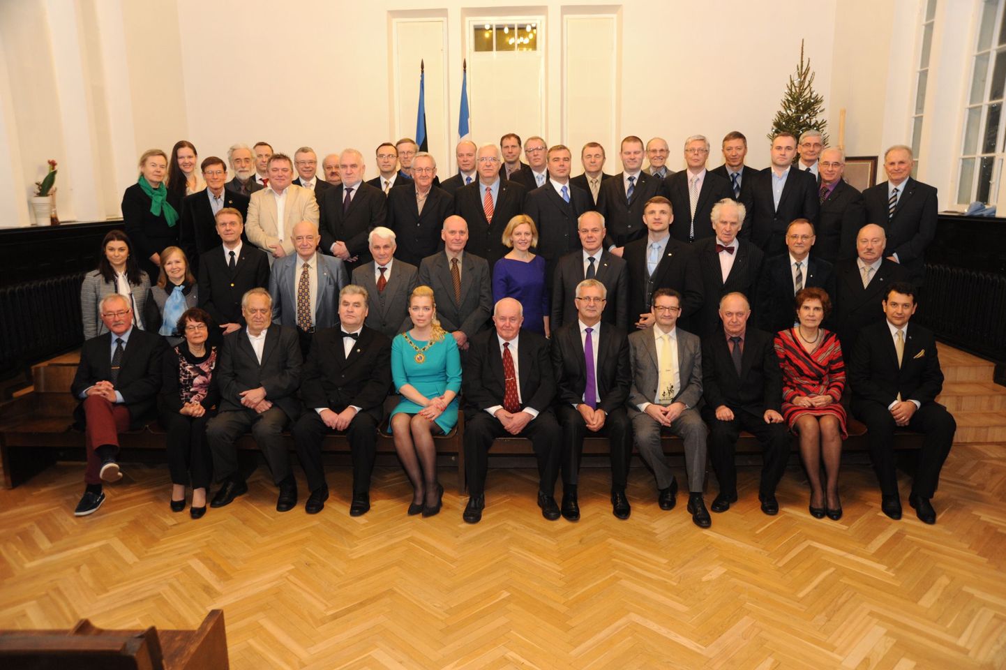 Pärnu linnavolikogu tähistas volikogu taastamise 25. aastapäeva.