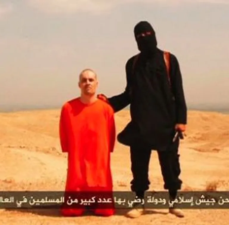 Mohammed Emwaz ehk Džihaadi-John koos hukatavaga