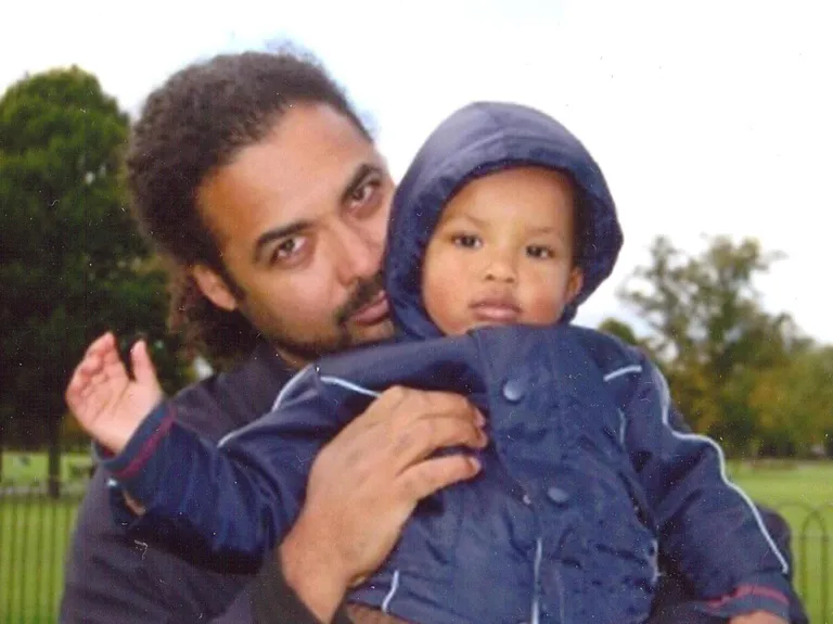 Tagaotsitav Arthur Simpson-Kent ja Sian Blake'i noorem poeg Amon.