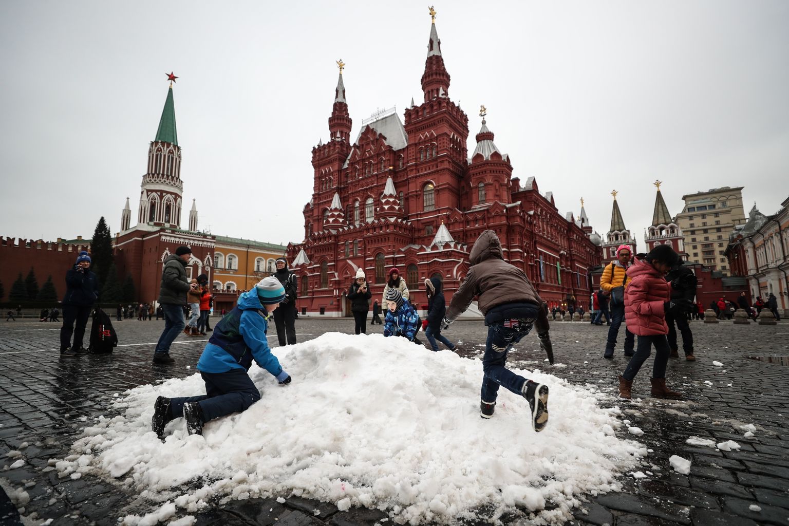 Aastavahetusel pääseb Moskva Punasele väljakule vaid erilubadega.