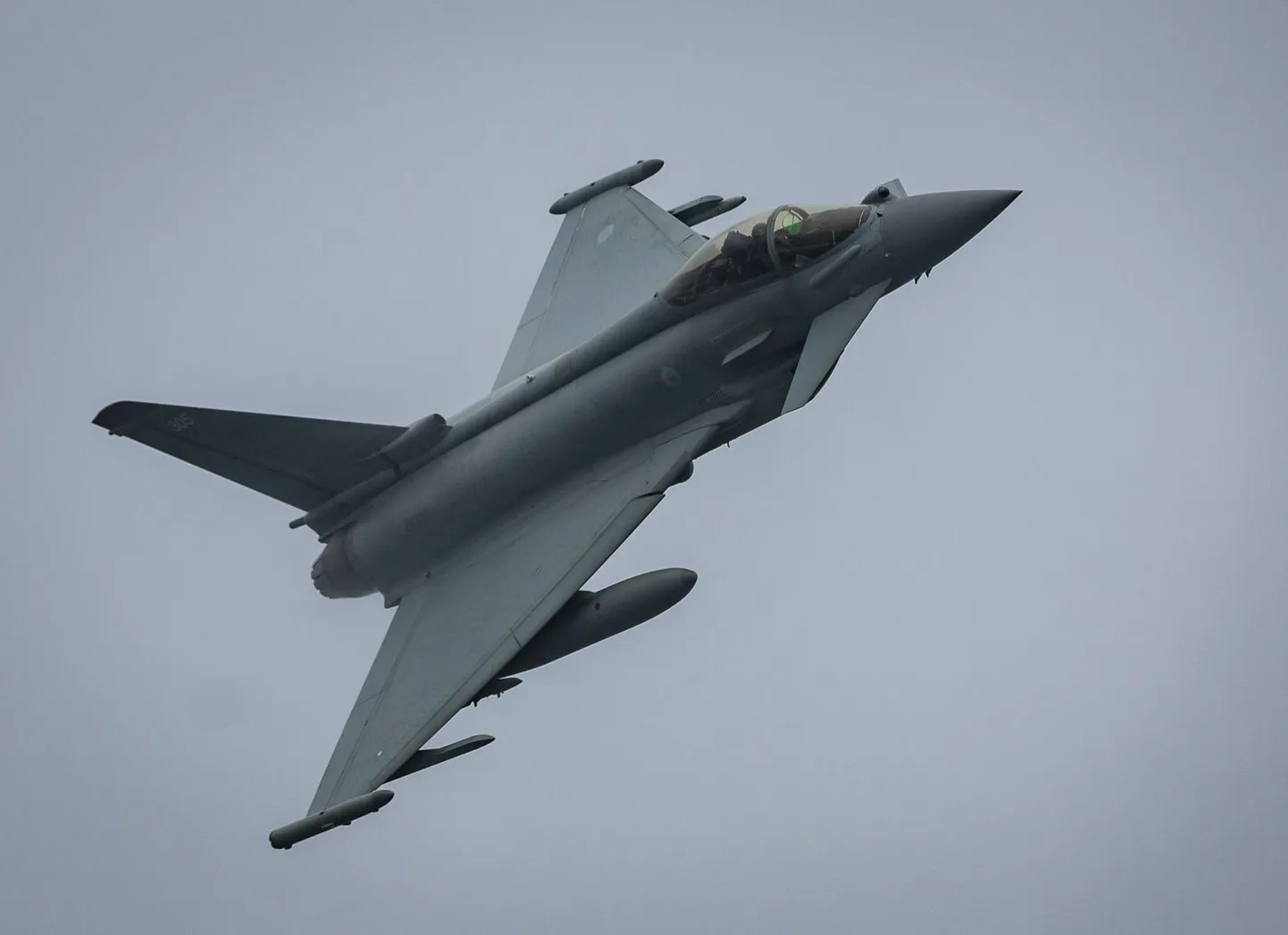 Hävituslennuk Eurofighter Typhoon.