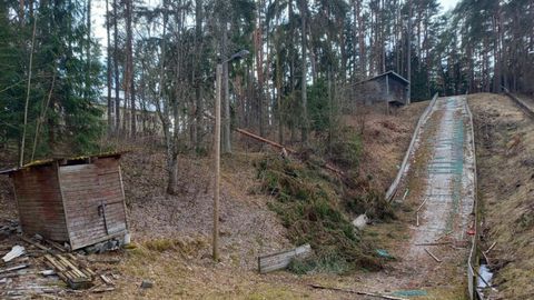 «Позорная история»: мэр эстонской волости обещал жителям соответствующий комплекс вместо унылого лыжного трамплина