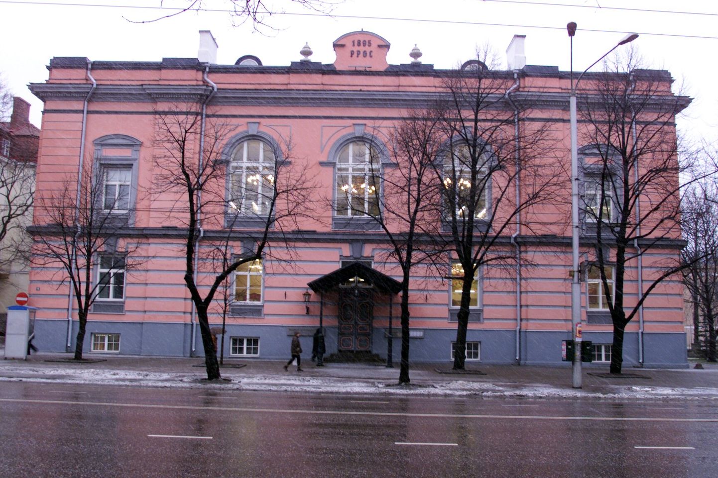 Tallinna Keskraamatukogu.