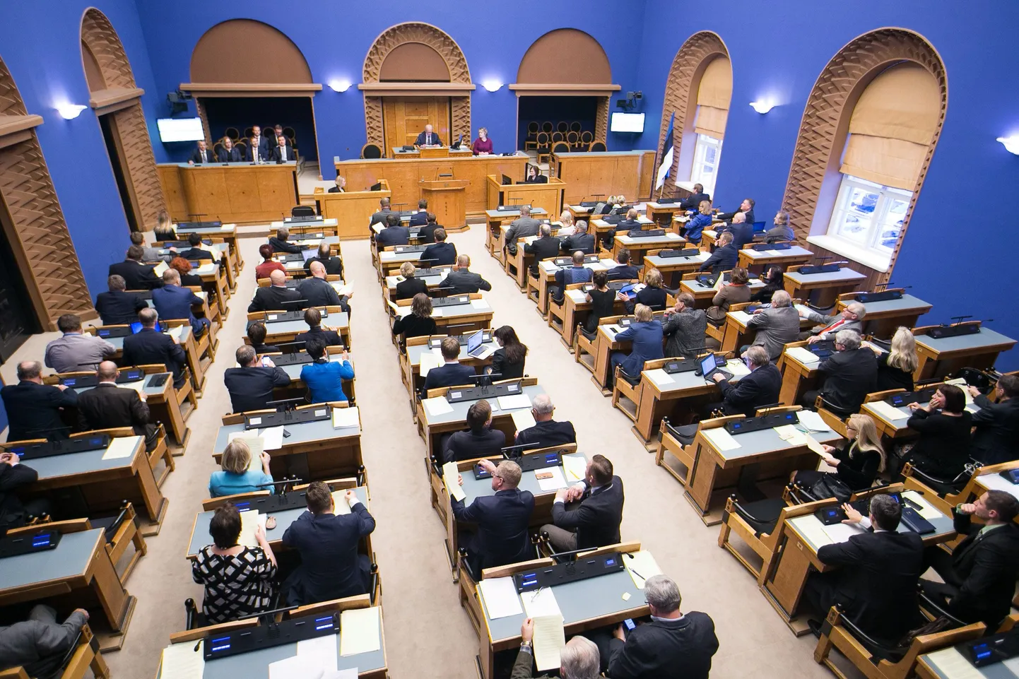 Värskest poliitikauuringute kogumikust selgub, et Eesti erakondade valikus on määravaks eeskätt etniline lõhe. Edukaim erakond iseseisvusajal on Keskerakond.