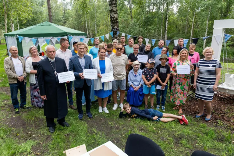 Ambla pargi avamisel allkirjastati heade kavatsuste kokkuleppe ning tänati vabatahtlikke abilisi ja sponsoreid.